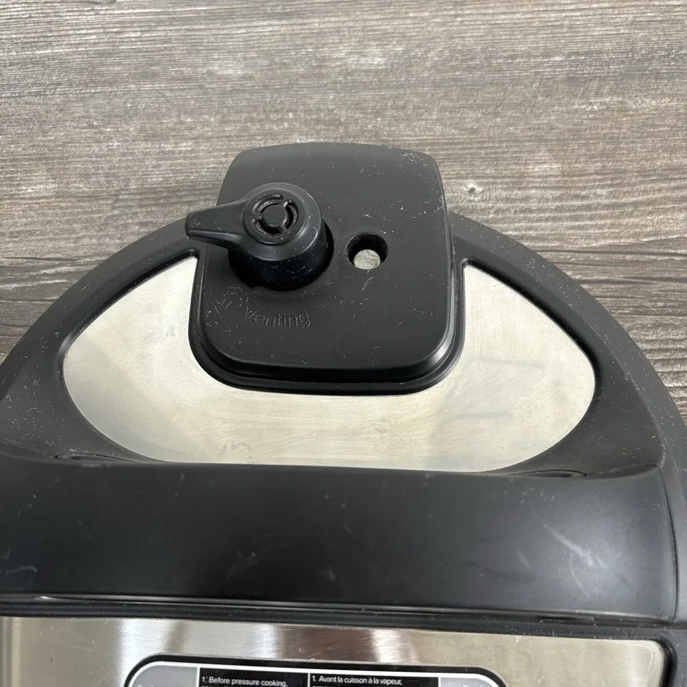 Instant Pot IP-DUO60 V3 6 qt Pressure Cooker Replacement Part Lid With Gasket